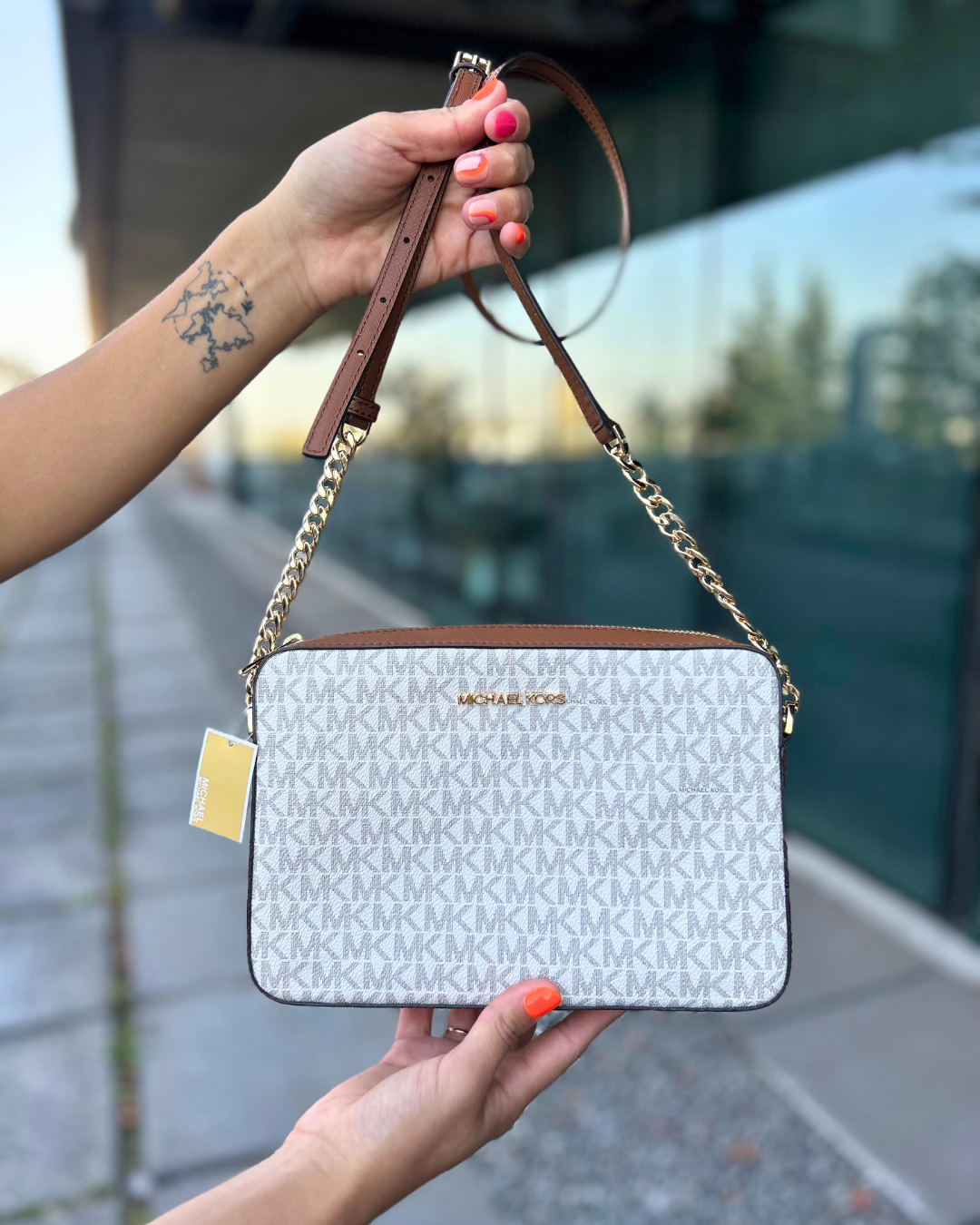 Cross Jet Set Monograma Vainilla Michael Kors