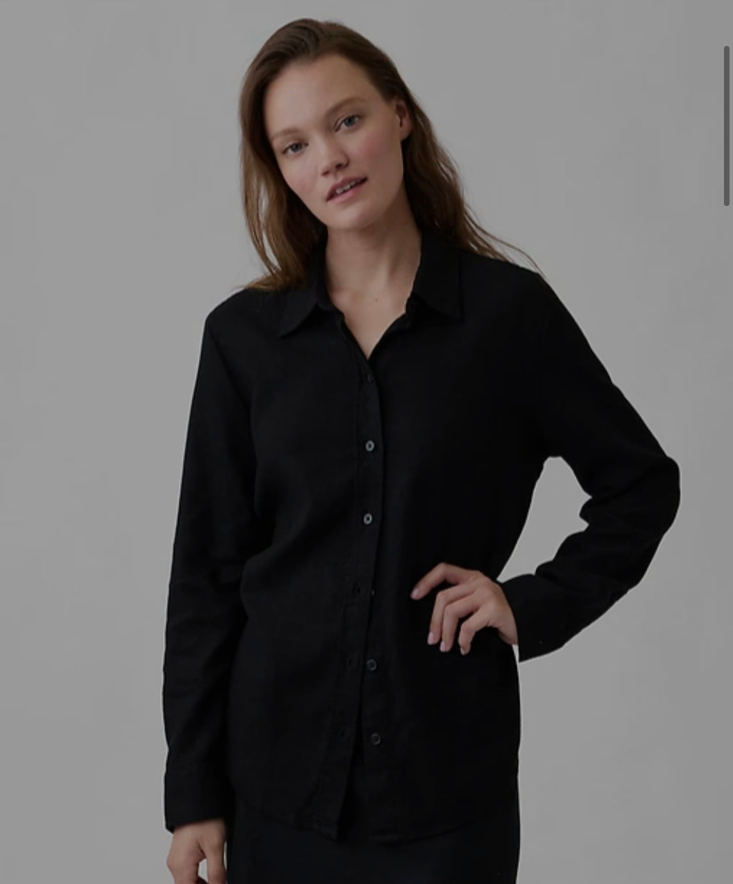 Blusa tipo lino Gap negra