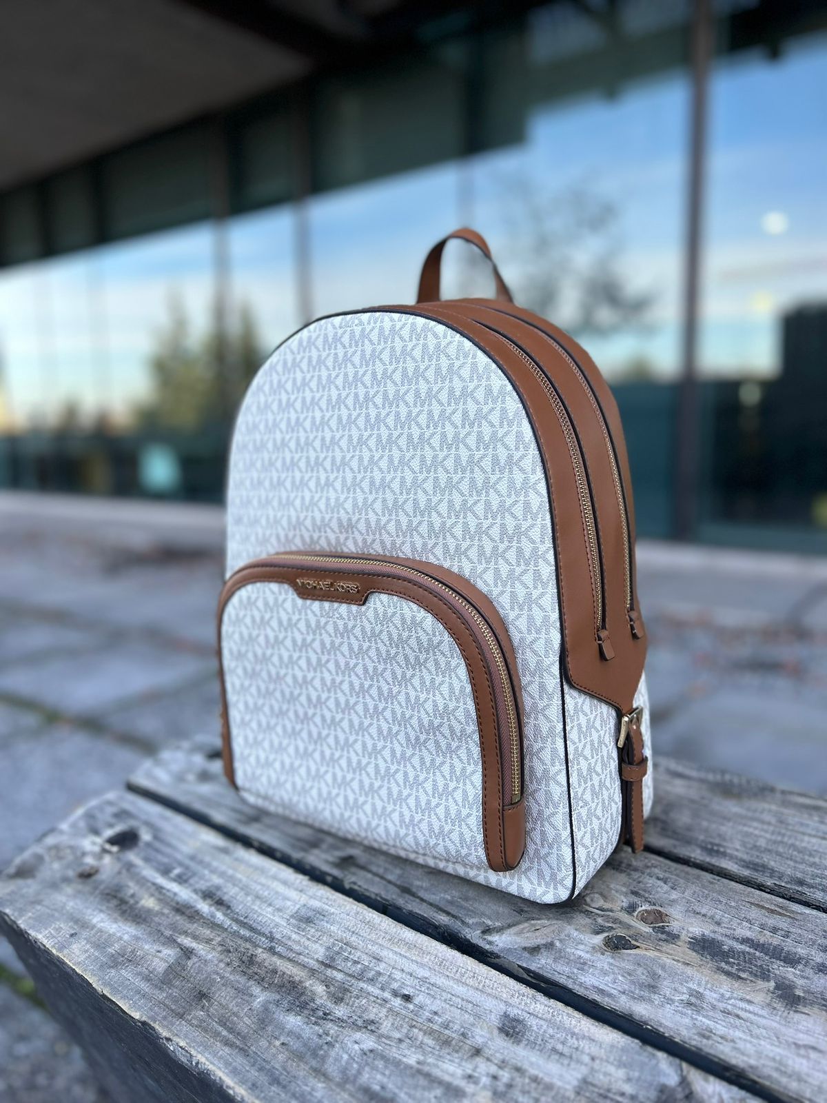 Mochila Michael Kors monograma vainilla