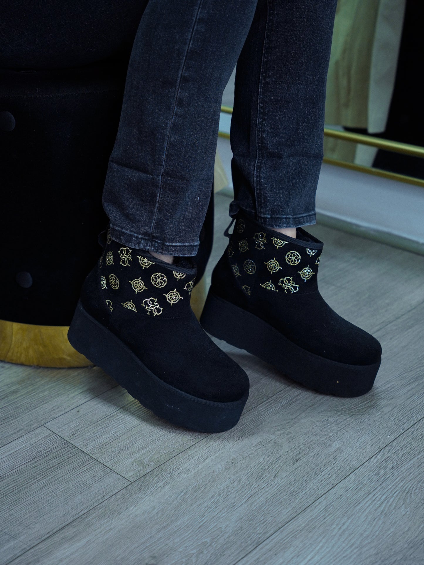 Botín Guess Negro
