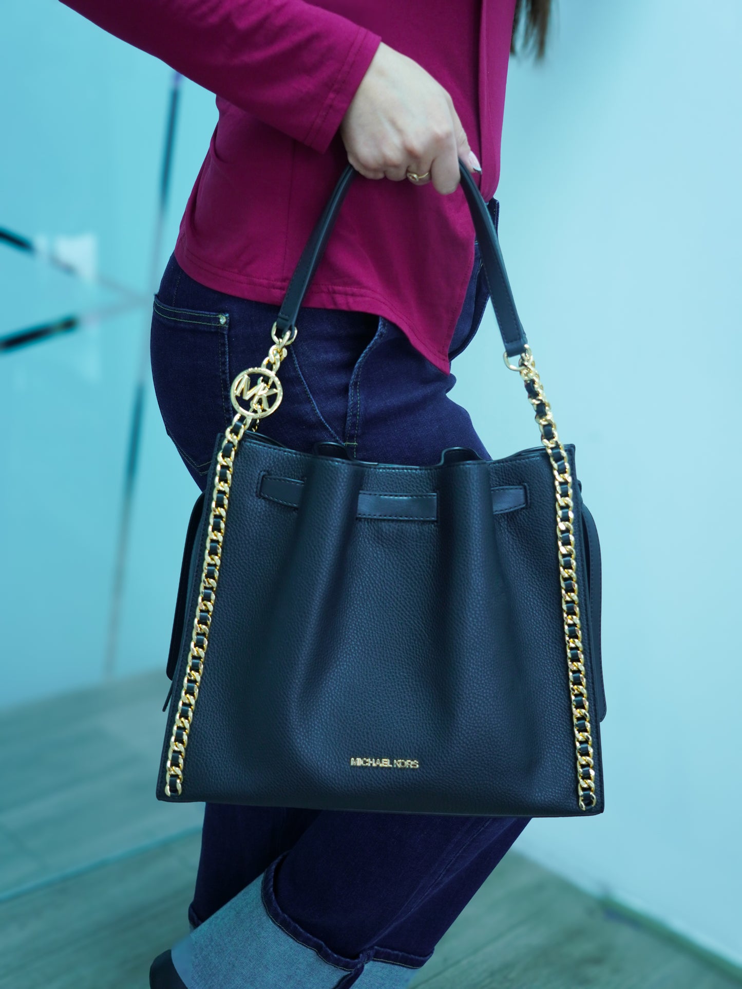 Bolso de hombro con cadena Michael Kors negro