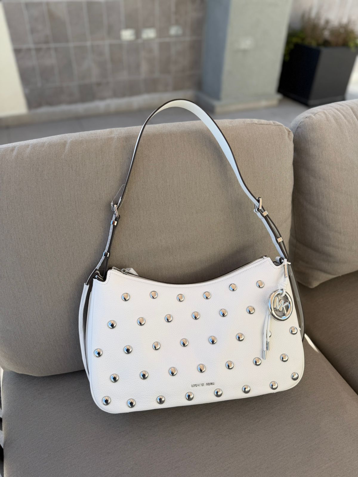 Tote Michael Kors con tachas