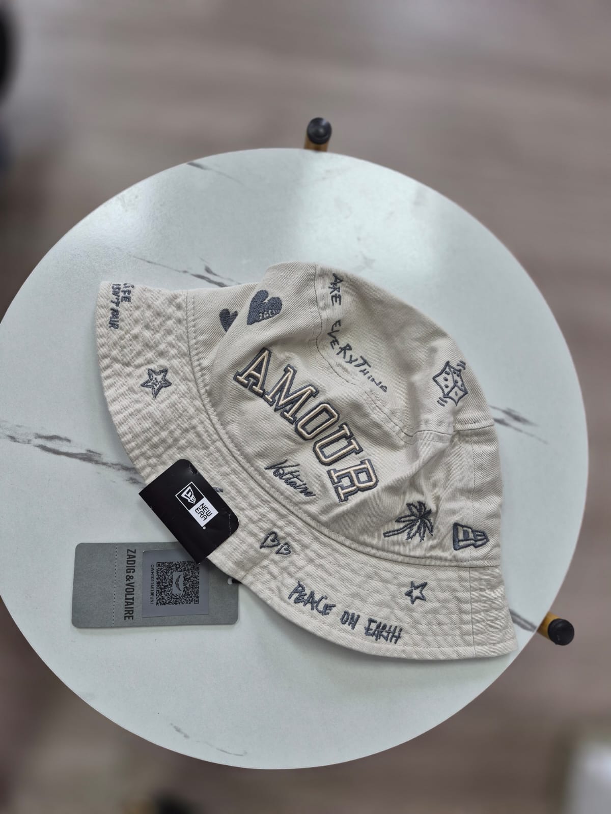 Gorro Pescador Sombrero Bucket Zadig & Voltaire x New Era "Amour"